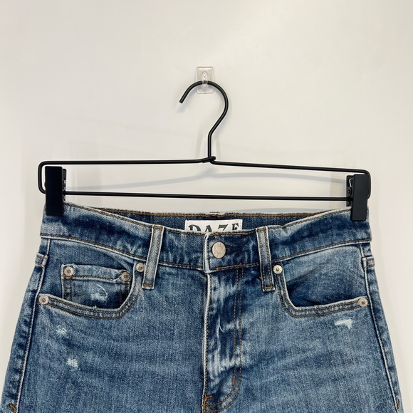 daze Denim - Daze Just Right Distressed Cut Hem Jeans